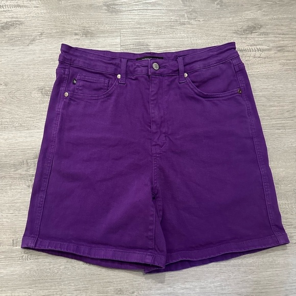 Judy Blue Pants - The Sydney from Judy Blue High-Rise Tummy Control Garment Dyed Denim Shorts SzXL